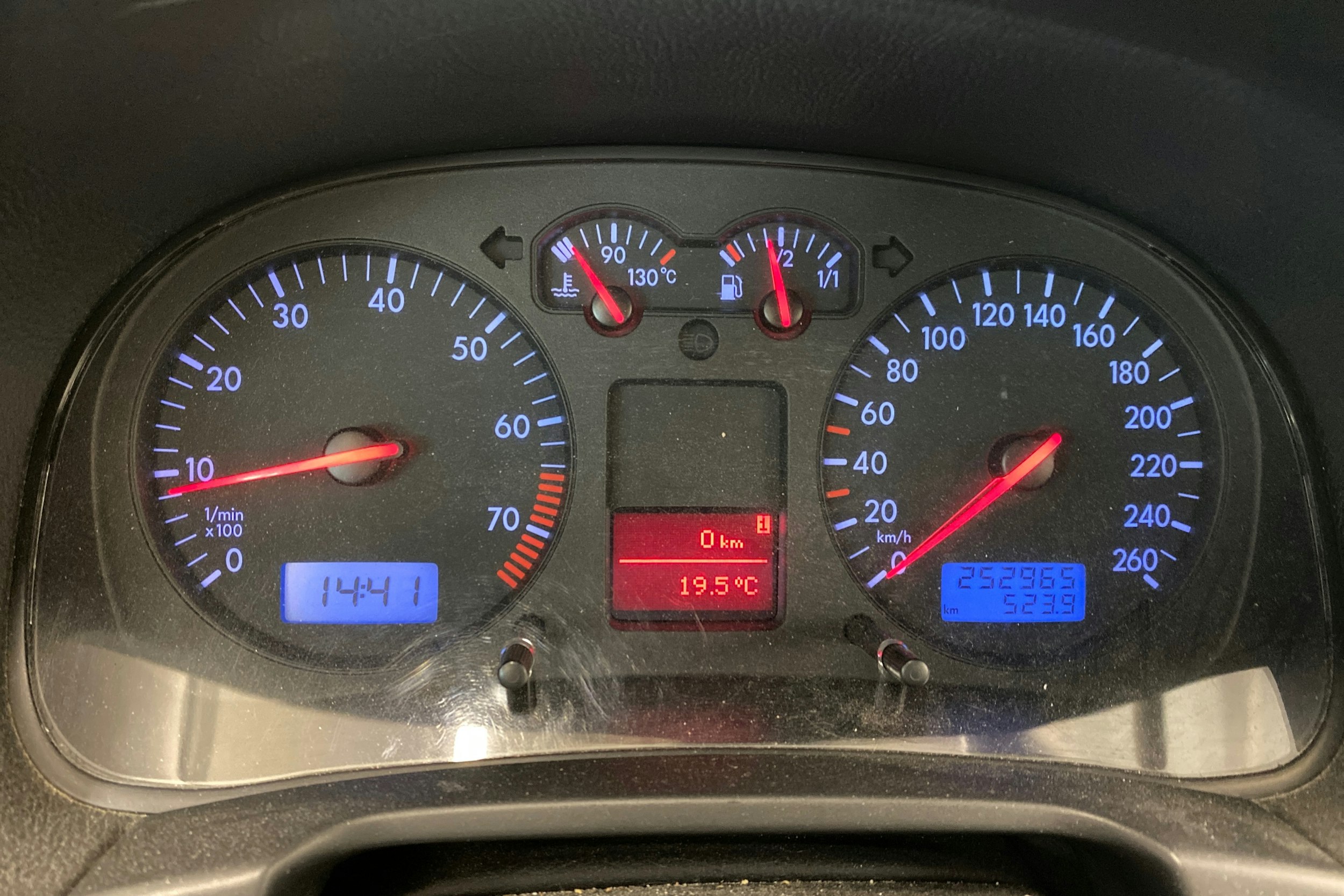 sininen Volkswagen Golf 2003 kuva 12.