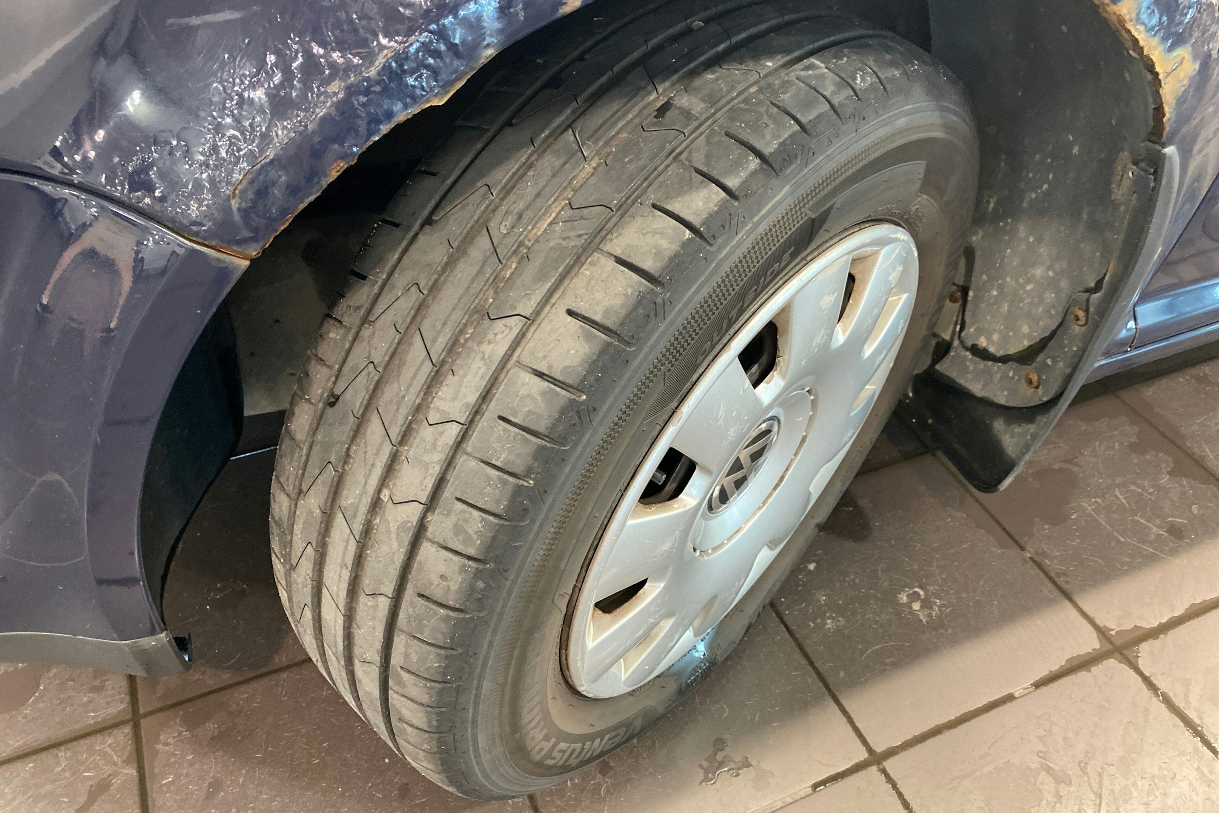 sininen Volkswagen Golf 2003 kuva 14.