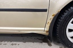 ruskea (beige) Volkswagen Golf 2003 kuva 13.