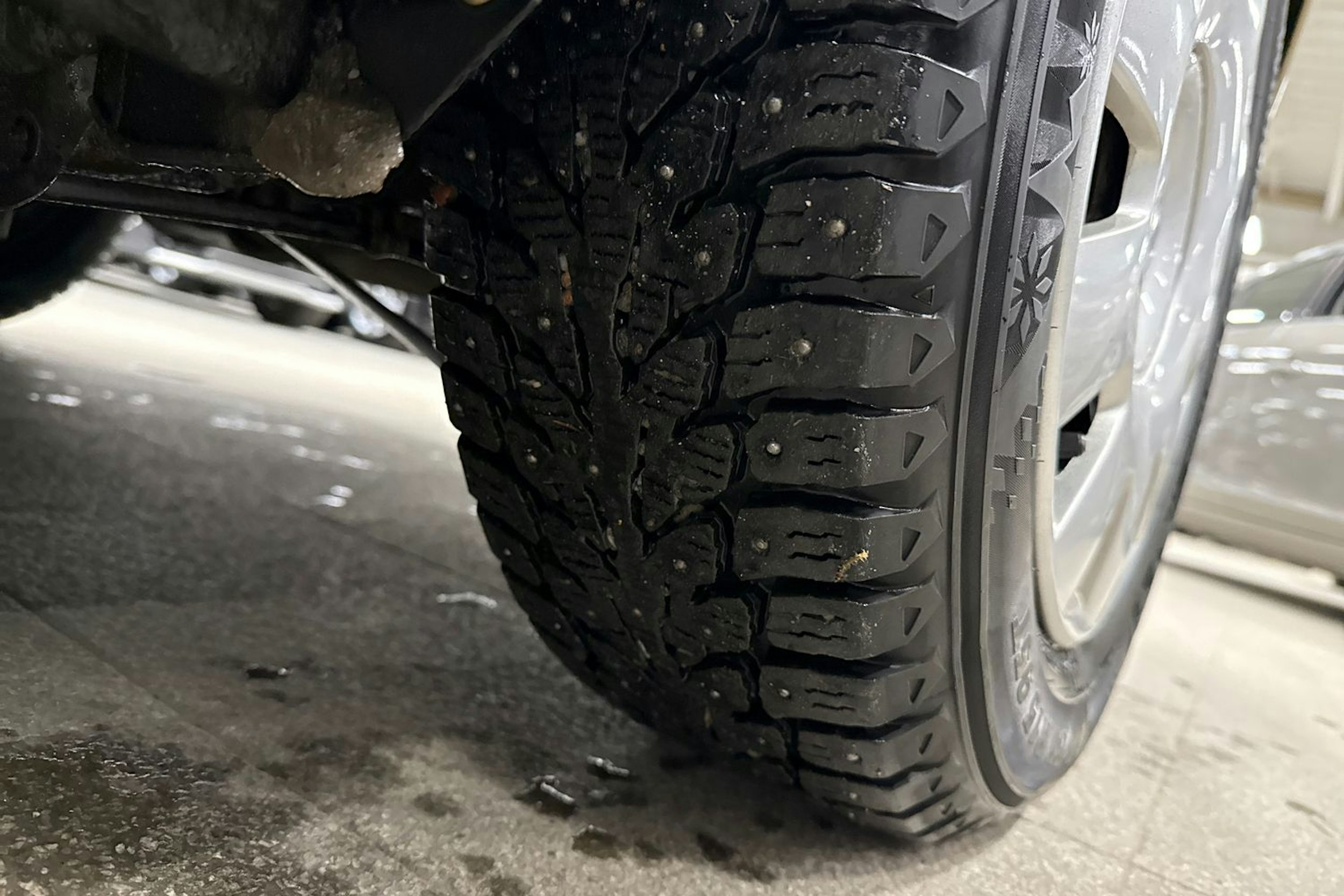 ruskea (beige) Volkswagen Golf 2003 kuva 18.