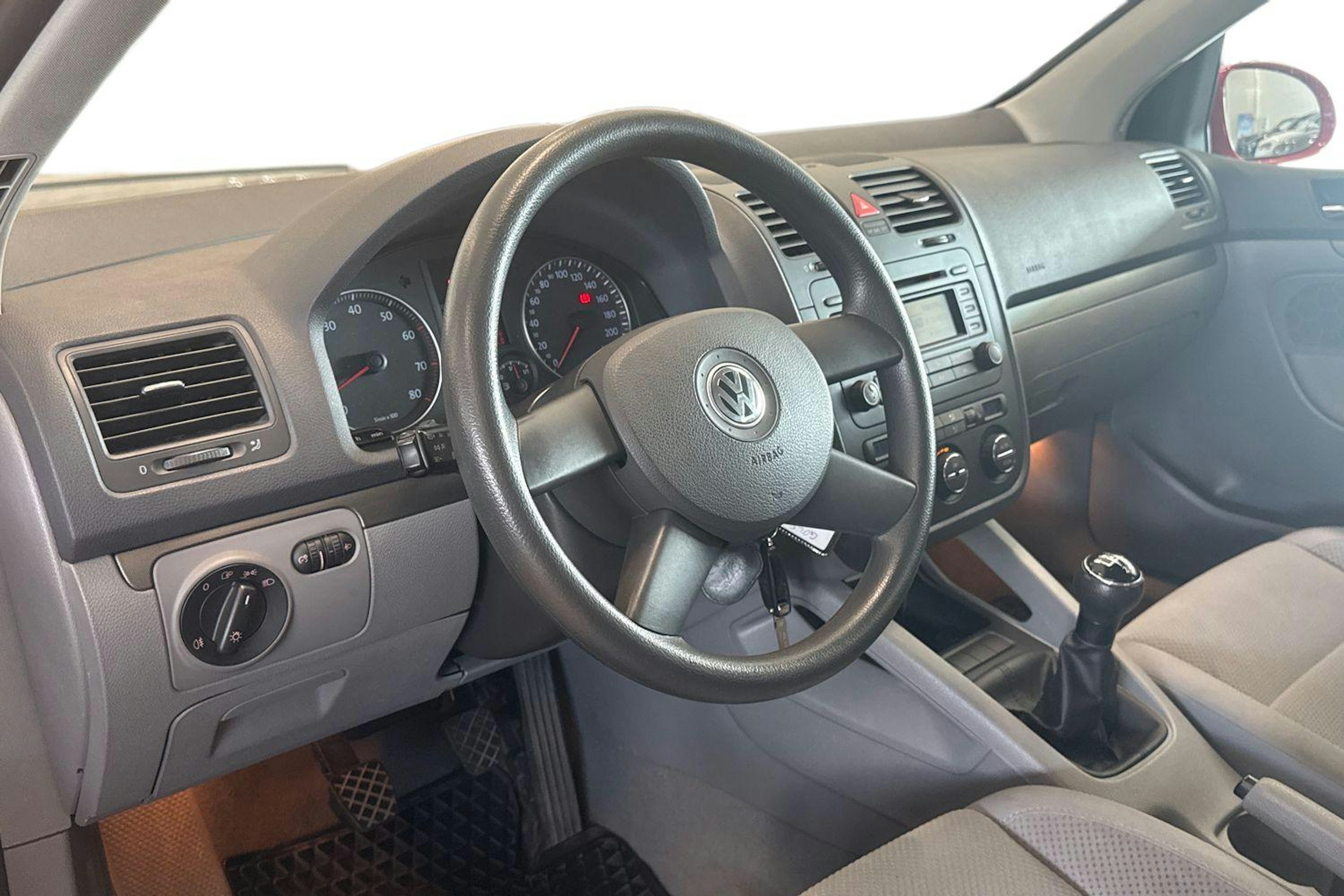 punainen Volkswagen Golf 2004 kuva 7.