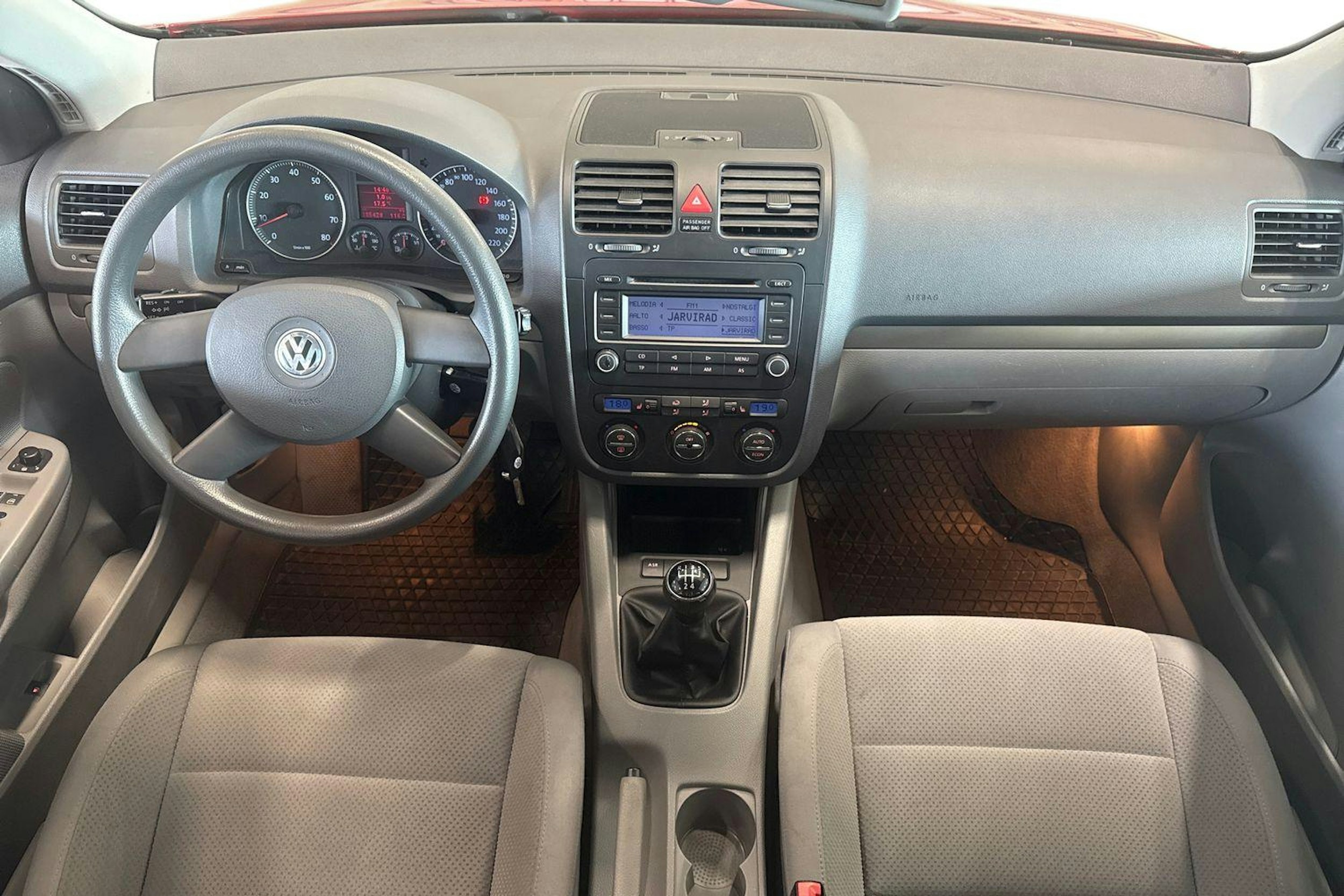 punainen Volkswagen Golf 2004 kuva 9.