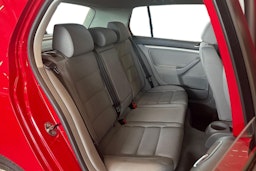 punainen Volkswagen Golf 2004 kuva 10.