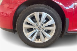punainen Volkswagen Golf 2004 kuva 11.