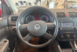 punainen Volkswagen Golf 2004 kuva 14.