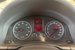 punainen Volkswagen Golf 2004 kuva 15.