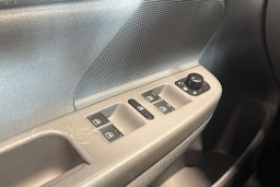 punainen Volkswagen Golf 2004 kuva 16.