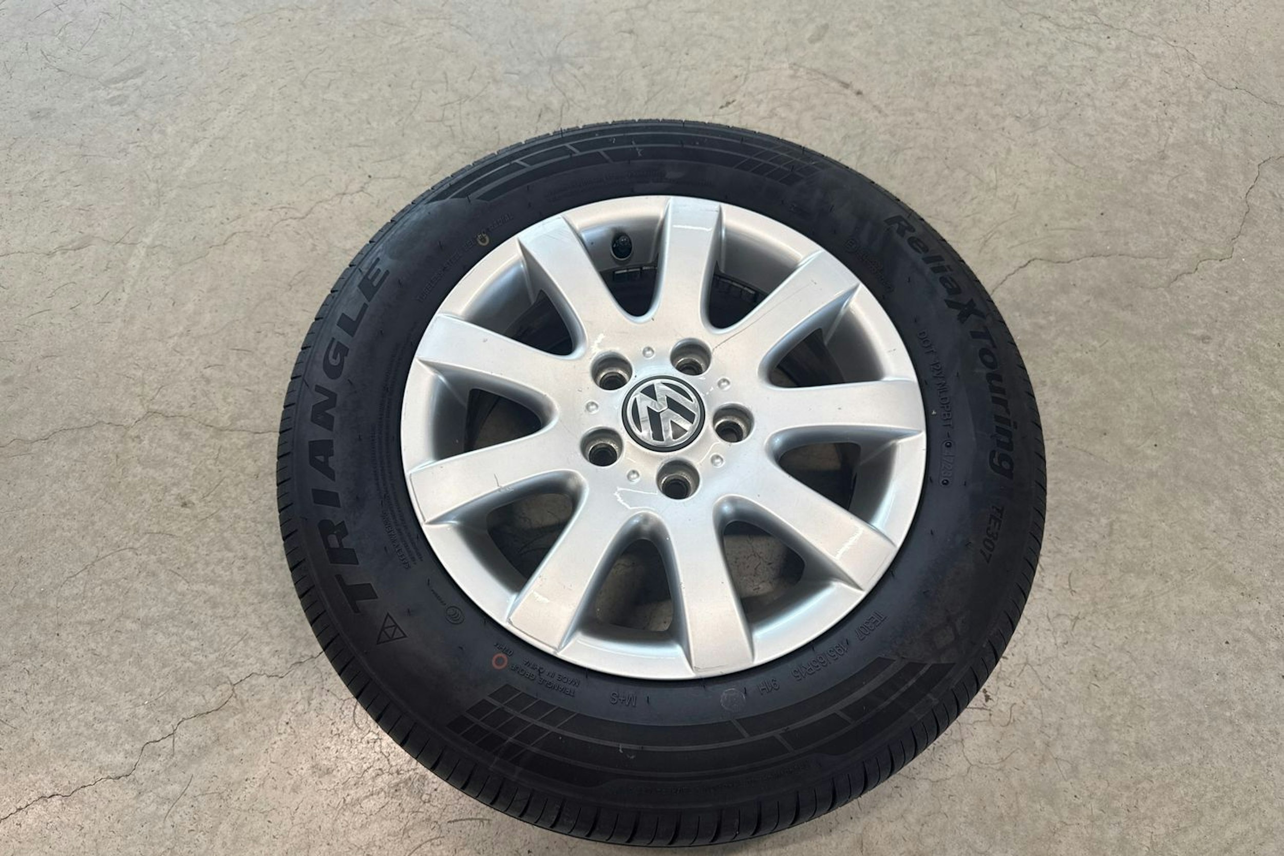 punainen Volkswagen Golf 2004 kuva 21.