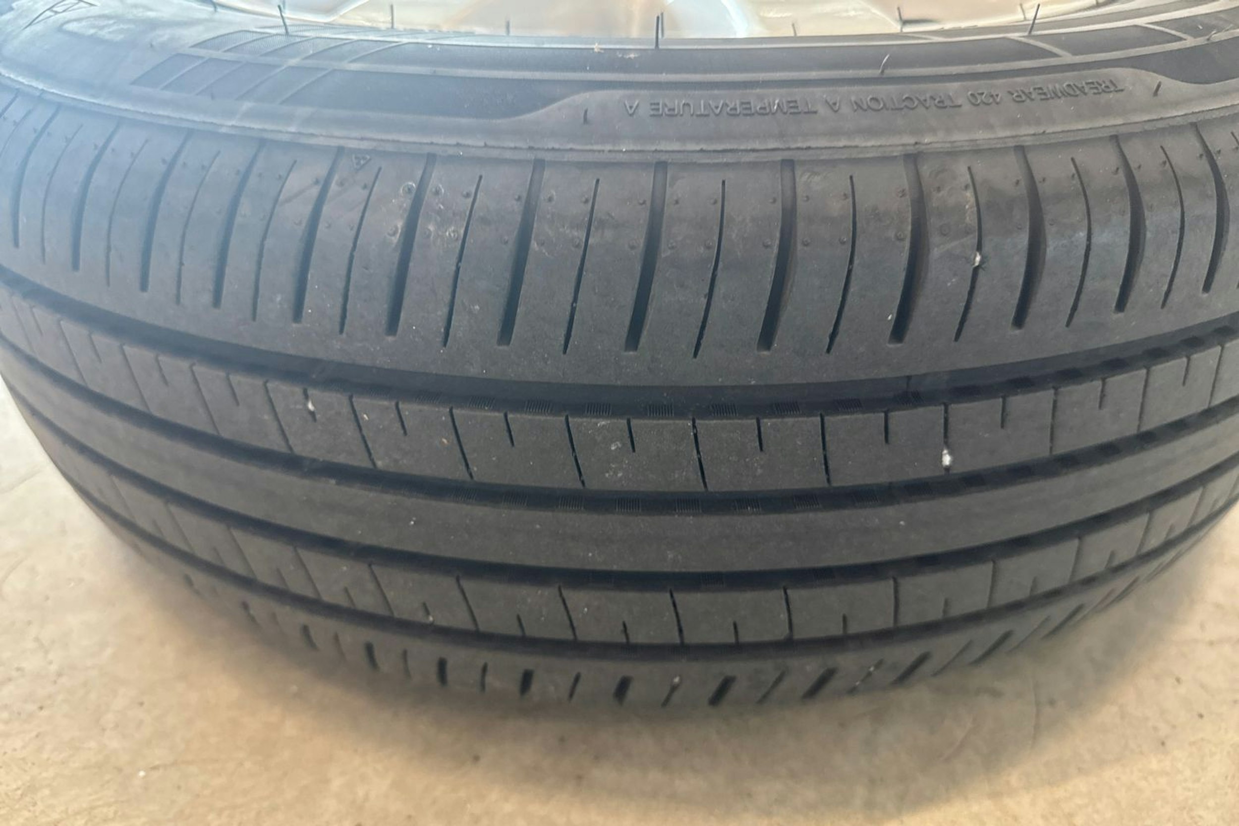 punainen Volkswagen Golf 2004 kuva 22.