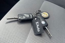 punainen Volkswagen Golf 2004 kuva 23.