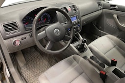 harmaa Volkswagen Golf 2004 kuva 6.