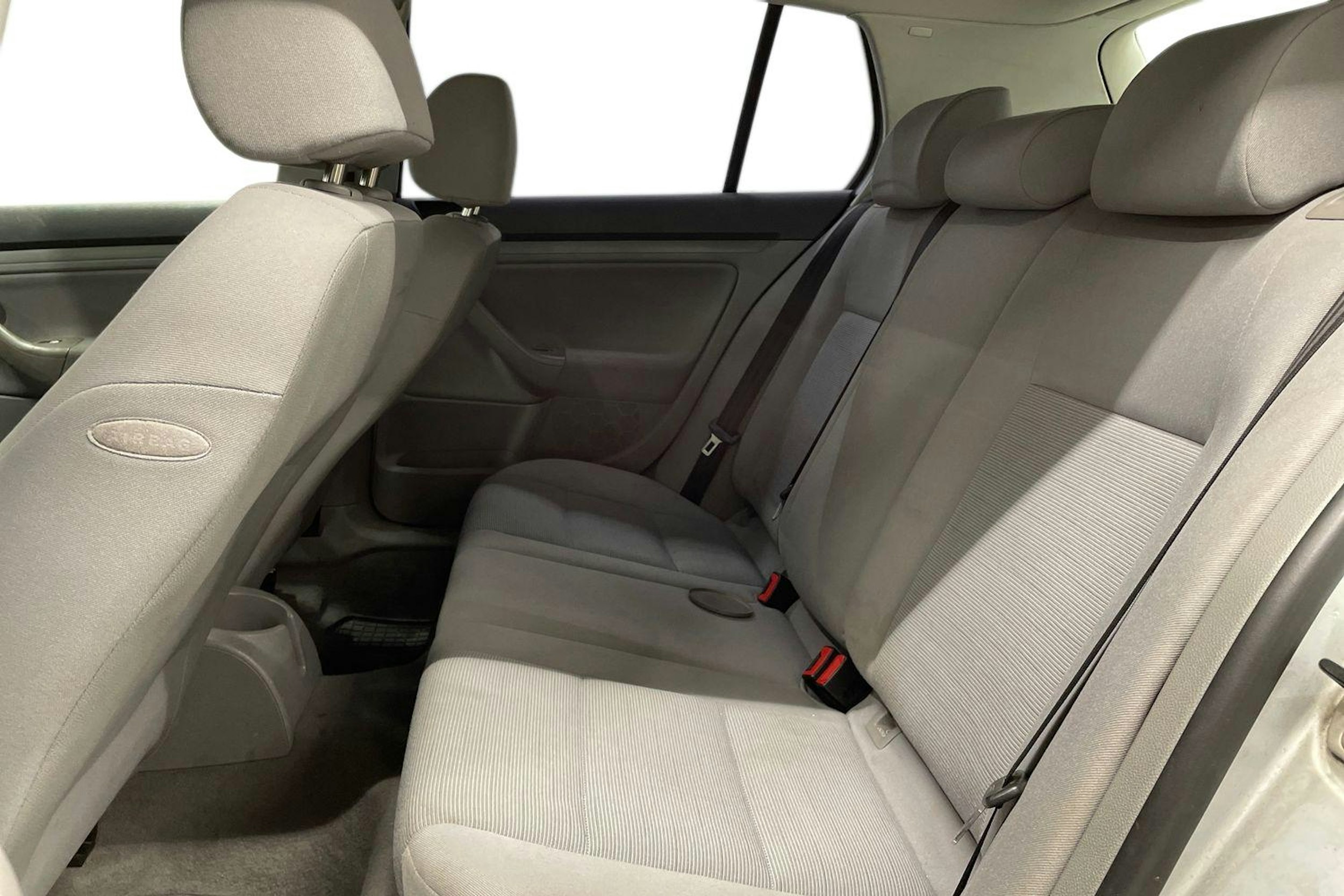 harmaa Volkswagen Golf 2004 kuva 8.