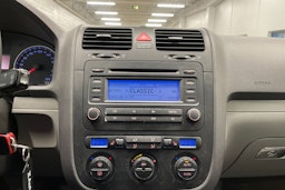 harmaa Volkswagen Golf 2004 kuva 13.