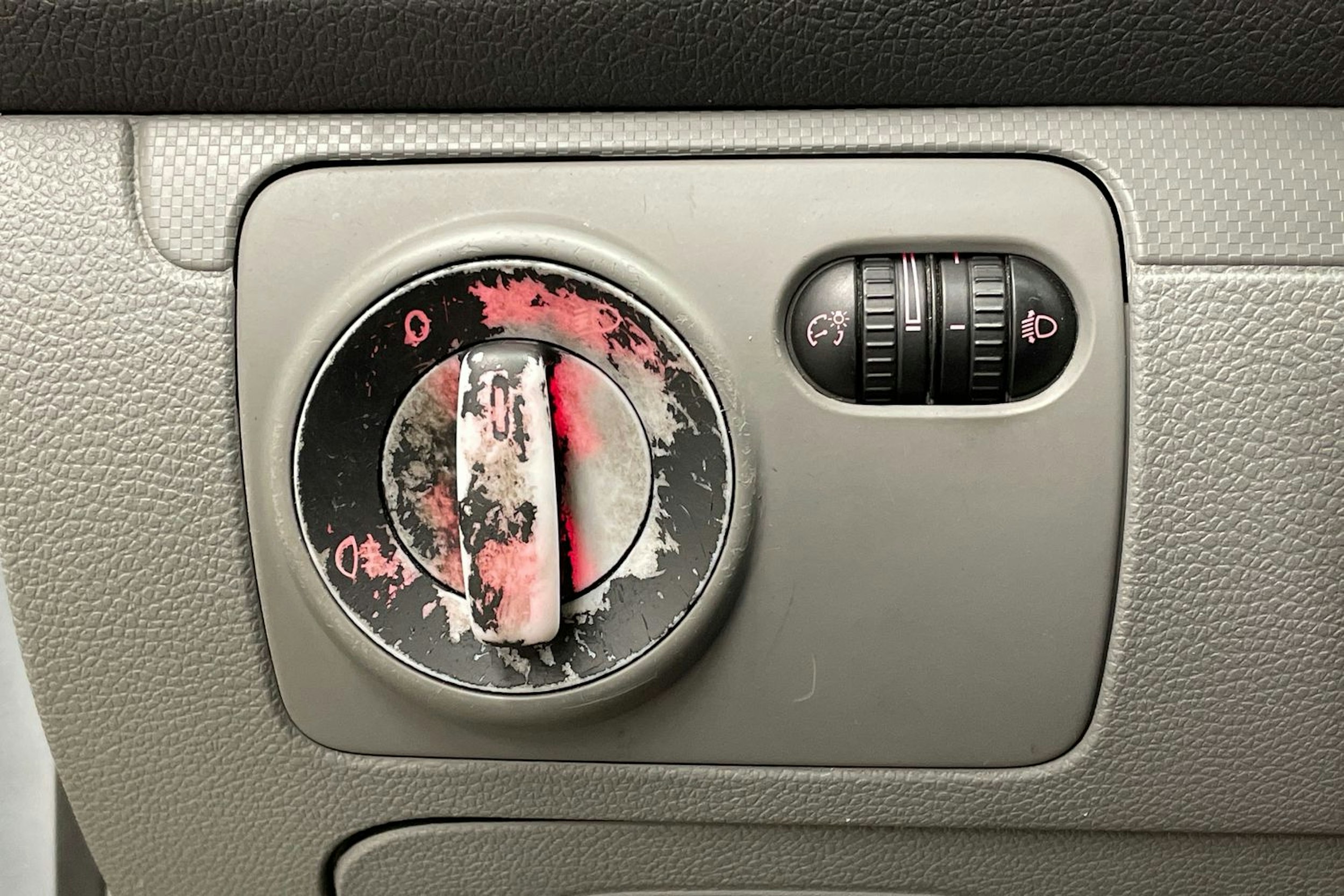 harmaa Volkswagen Golf 2004 kuva 15.