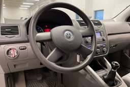 harmaa Volkswagen Golf 2004 kuva 17.