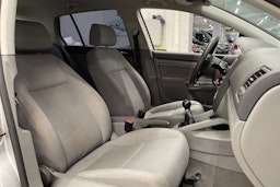 harmaa Volkswagen Golf 2004 kuva 18.