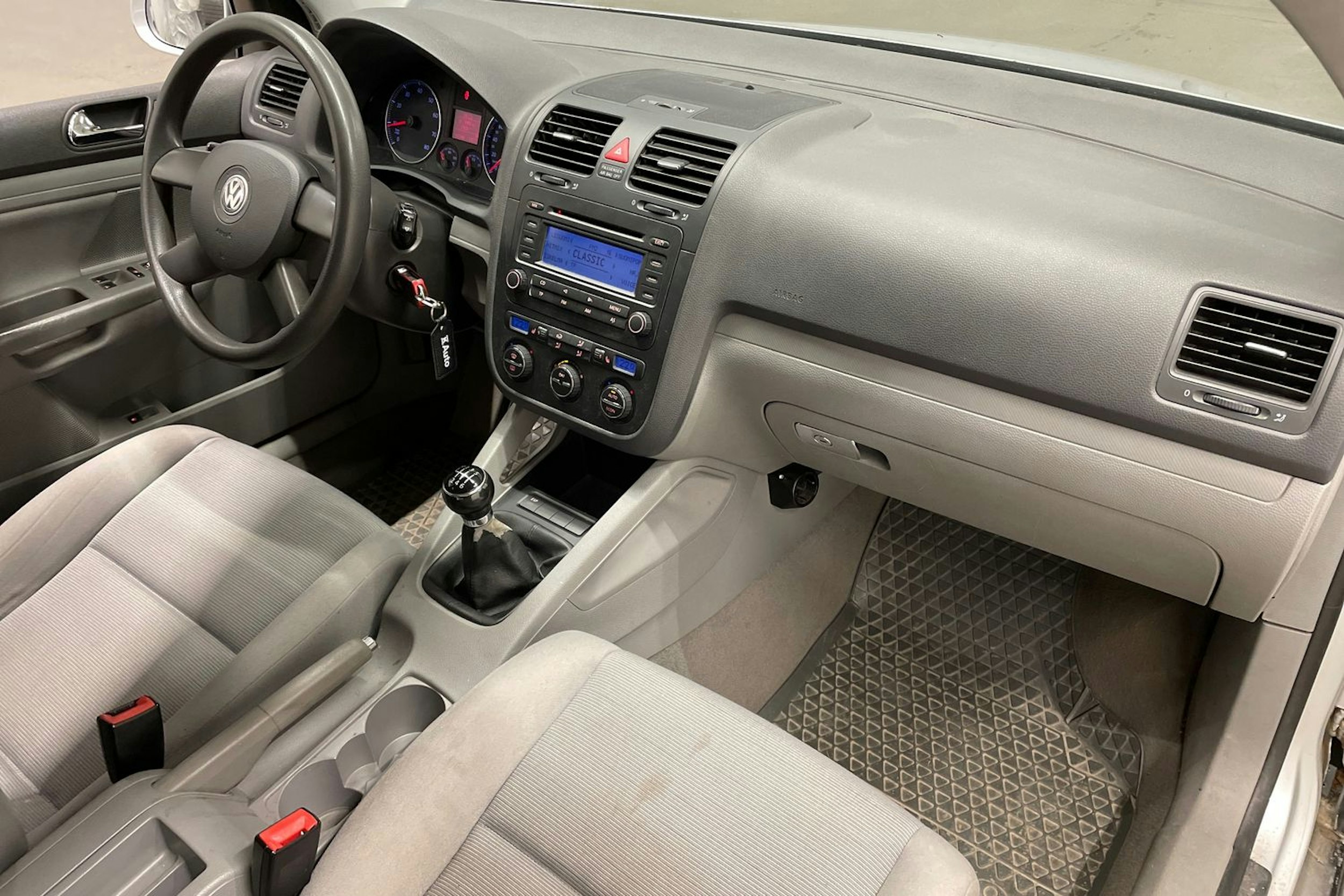 harmaa Volkswagen Golf 2004 kuva 19.