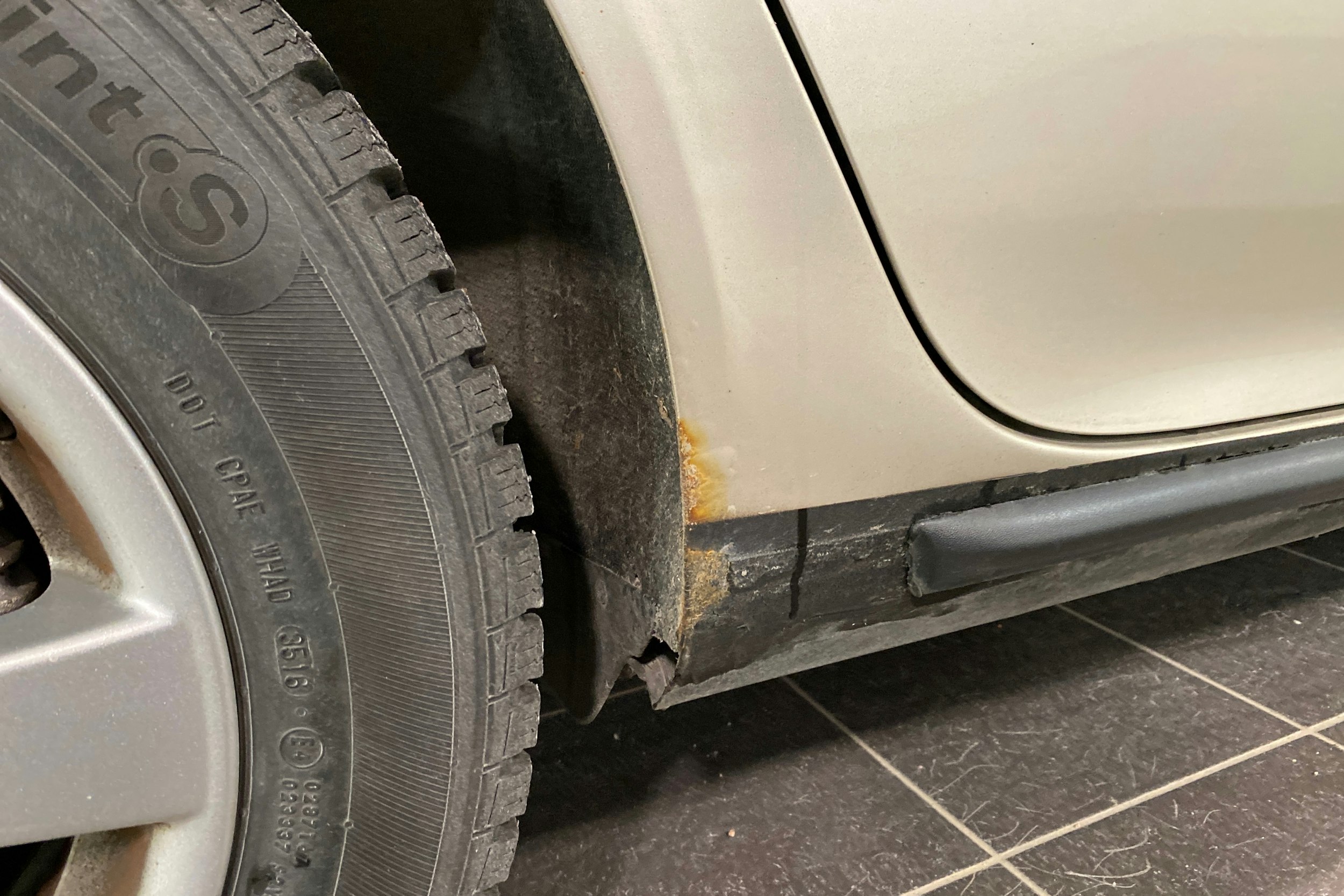 Ruskea (beige) Volkswagen GOLF 2005 kuva 22.