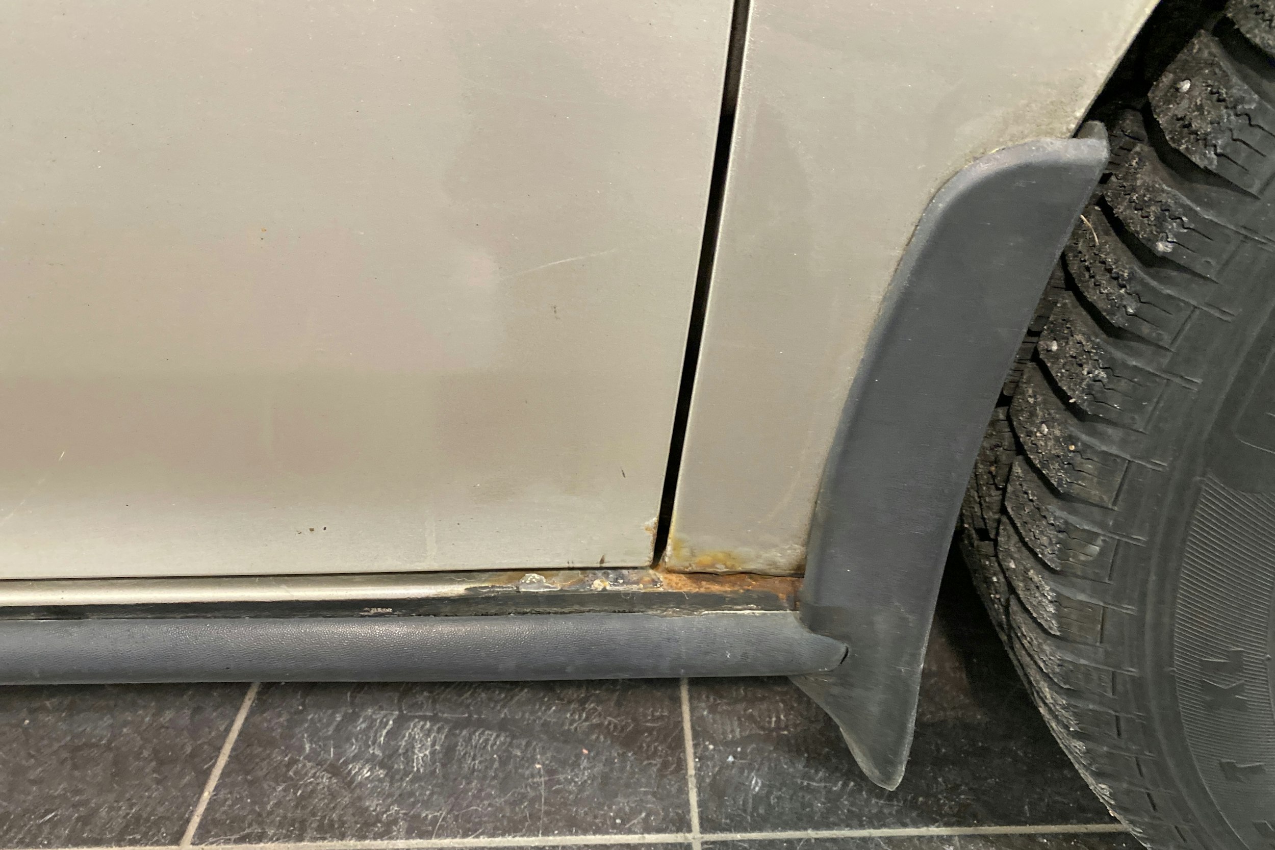 Ruskea (beige) Volkswagen GOLF 2005 kuva 23.