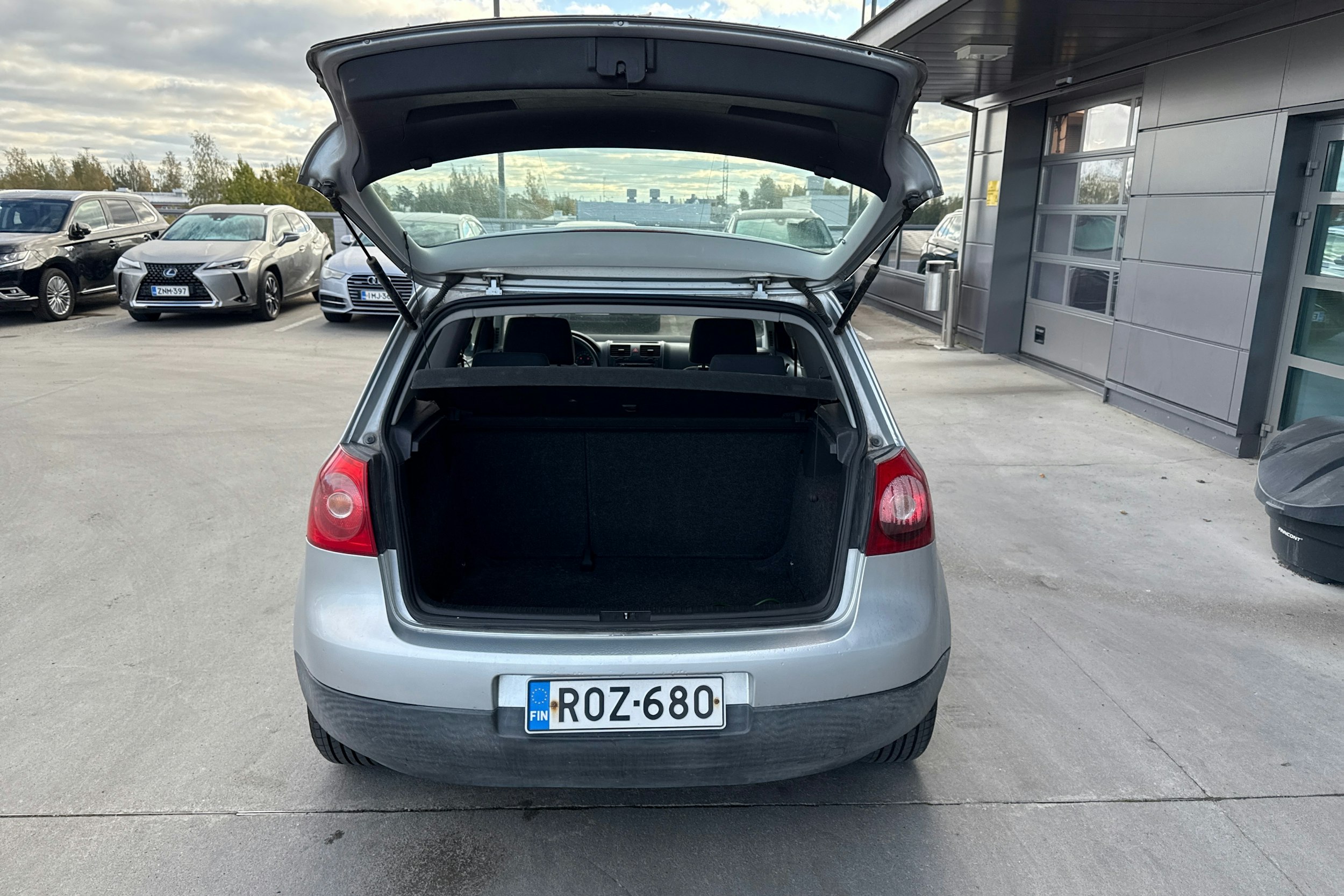 harmaa Volkswagen Golf 2005 kuva 15.