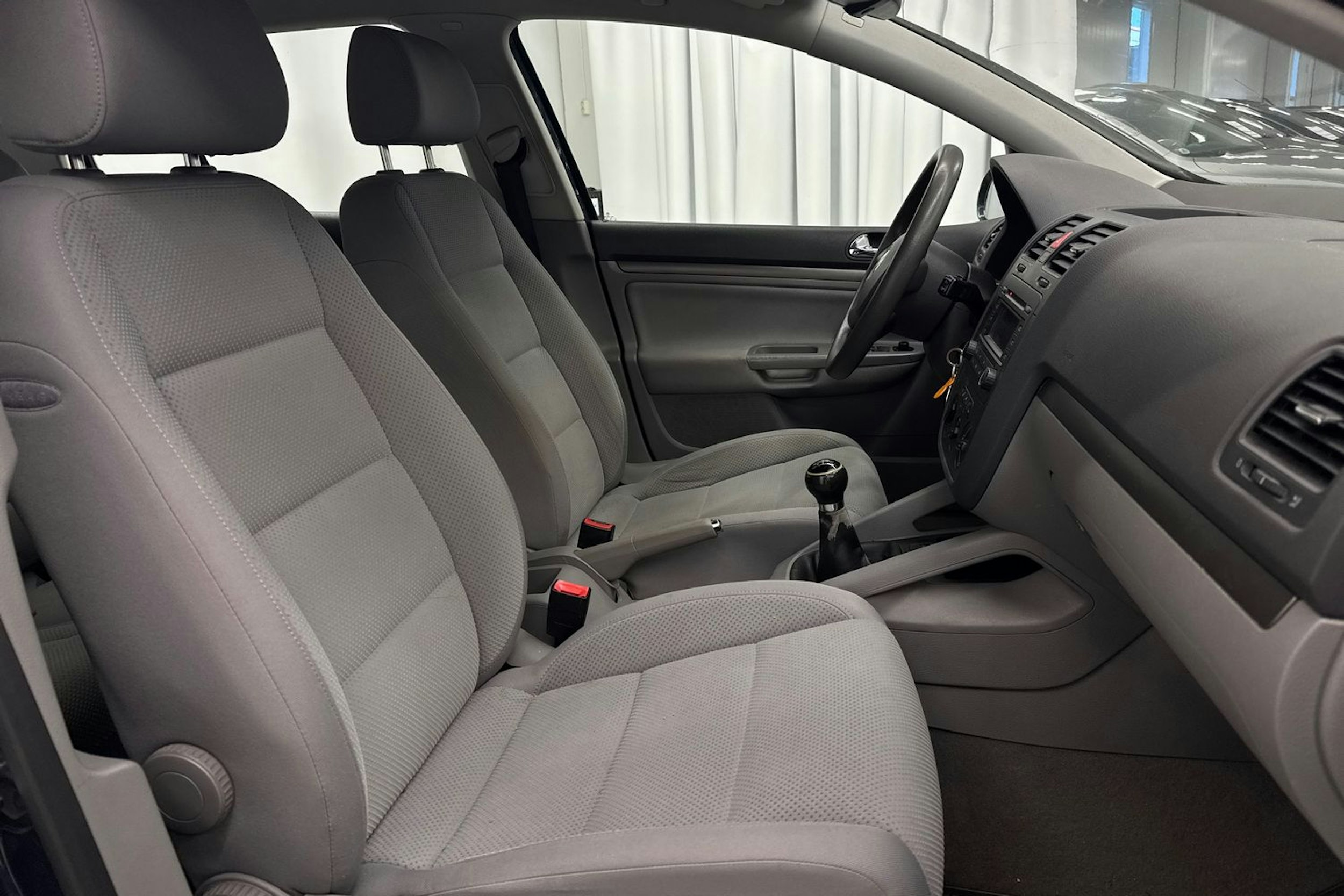 Sininen Volkswagen GOLF 2005 kuva 10.
