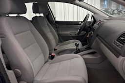 Sininen Volkswagen GOLF 2005 kuva 10.