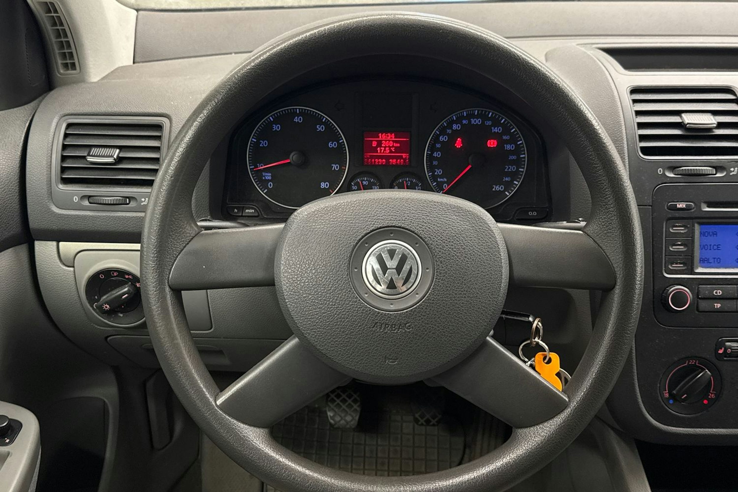 Sininen Volkswagen GOLF 2005 kuva 11.
