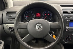 Sininen Volkswagen GOLF 2005 kuva 11.