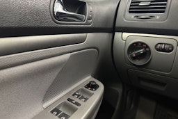Sininen Volkswagen GOLF 2005 kuva 14.