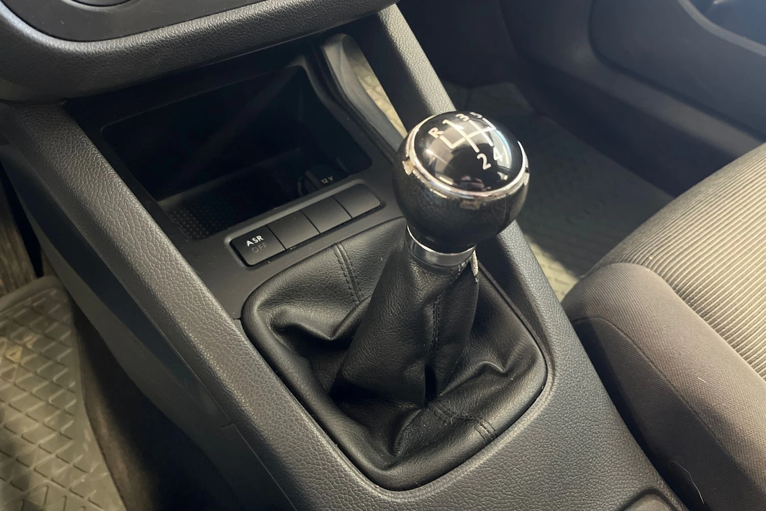 sininen Volkswagen Golf 2005 kuva 17.