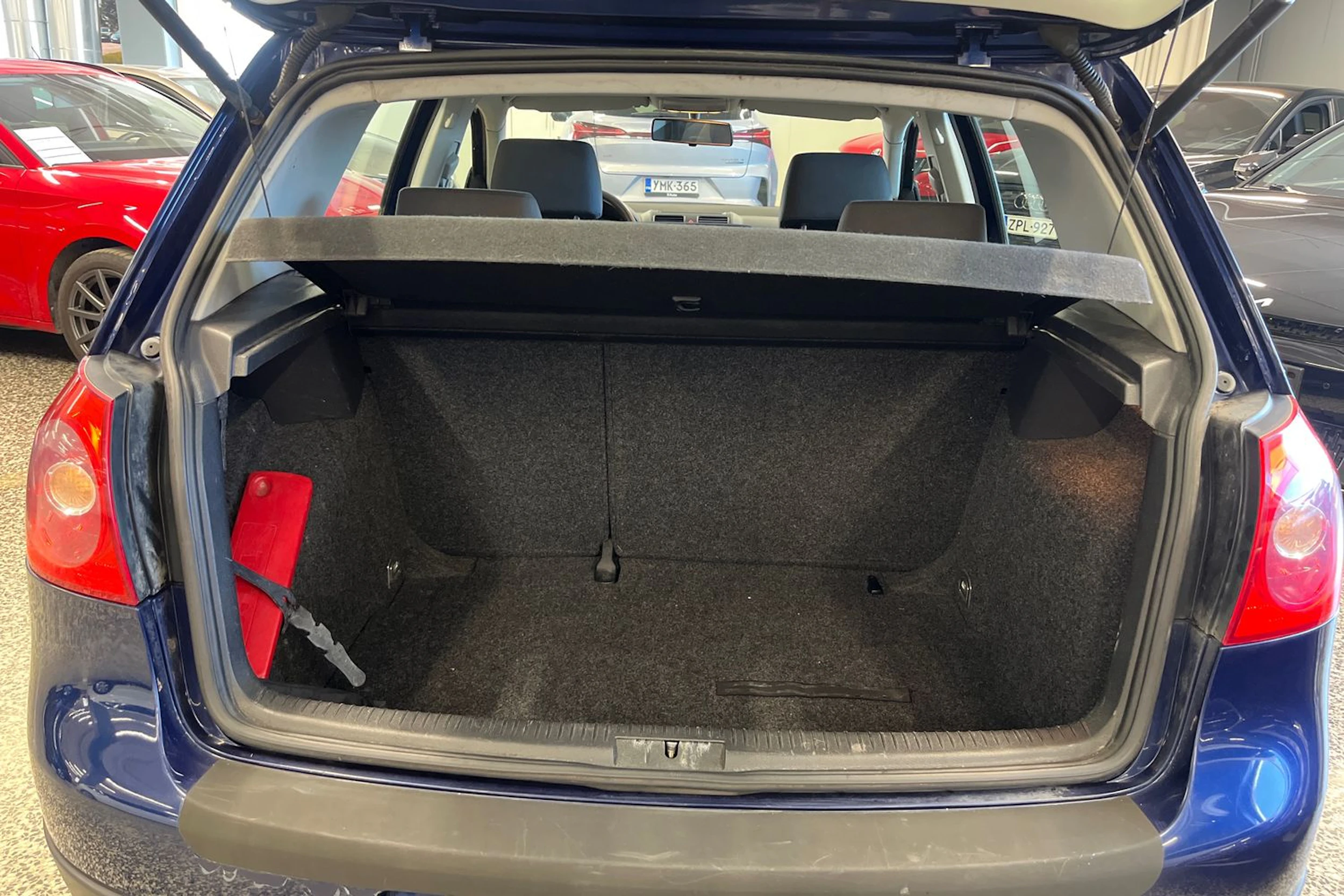 sininen Volkswagen Golf 2005 kuva 19.