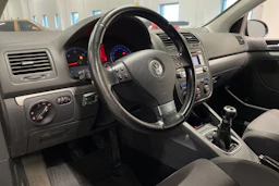 sininen Volkswagen Golf 2006 kuva 17.