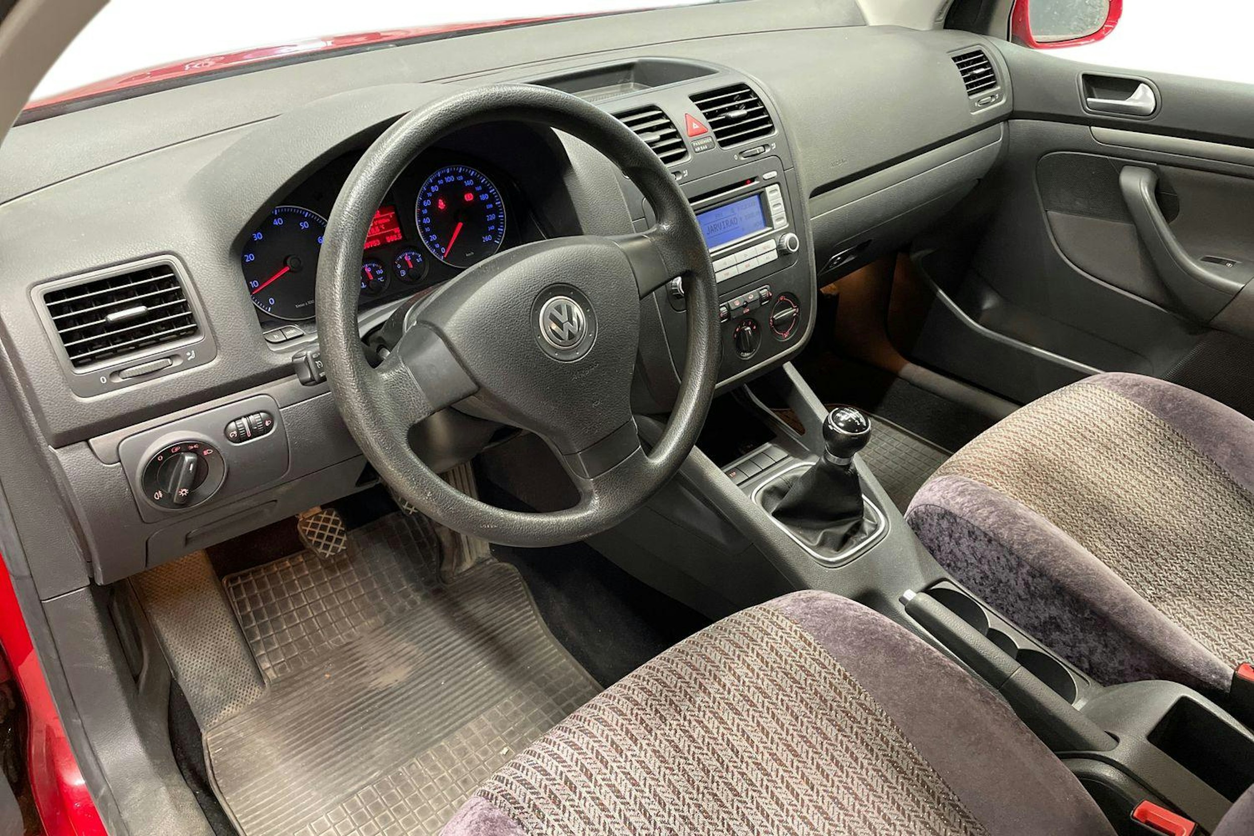 Punainen Volkswagen GOLF 2006 kuva 6.