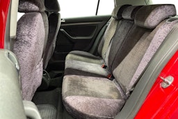 Punainen Volkswagen GOLF 2006 kuva 8.