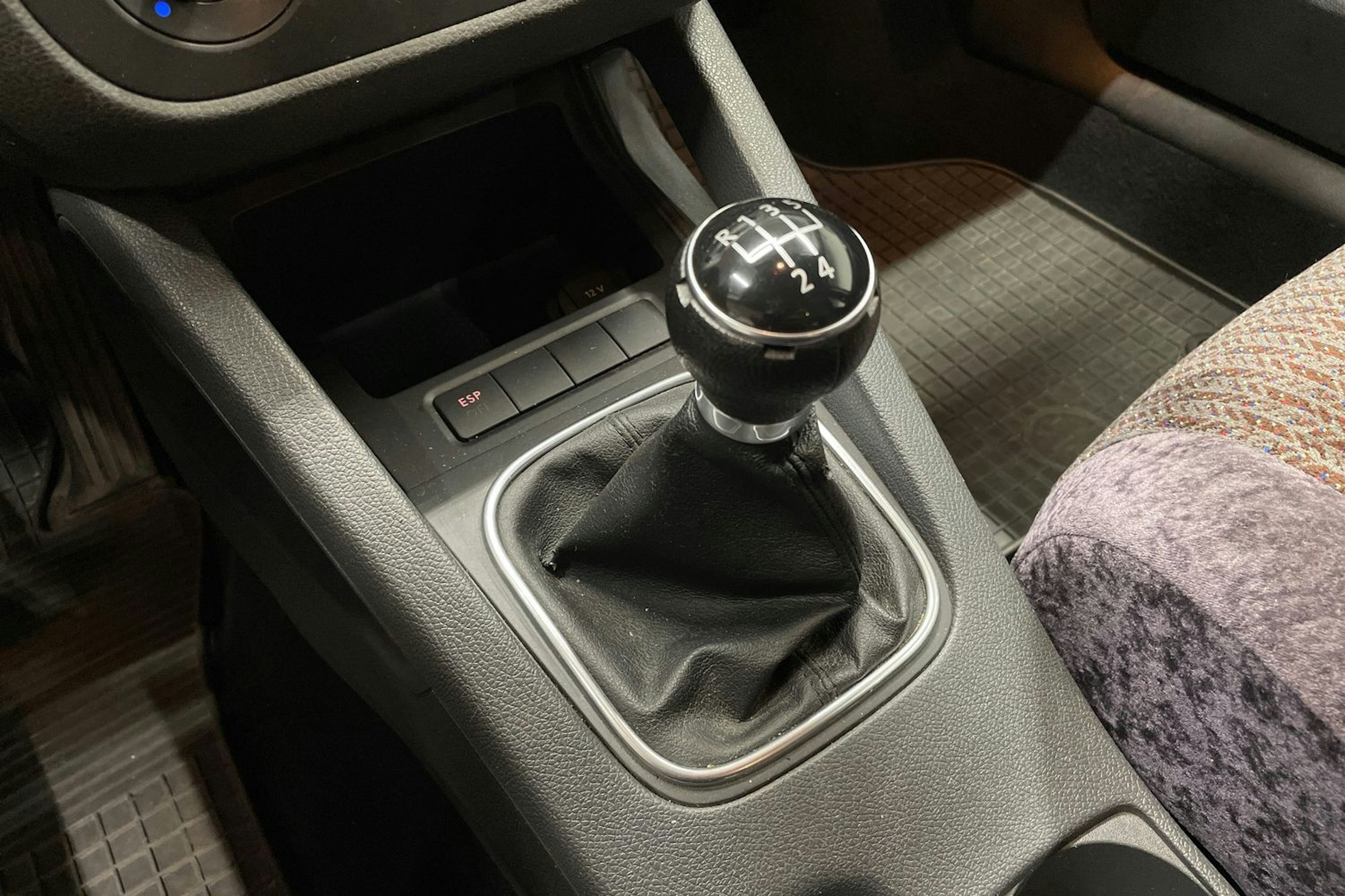 Punainen Volkswagen GOLF 2006 kuva 14.