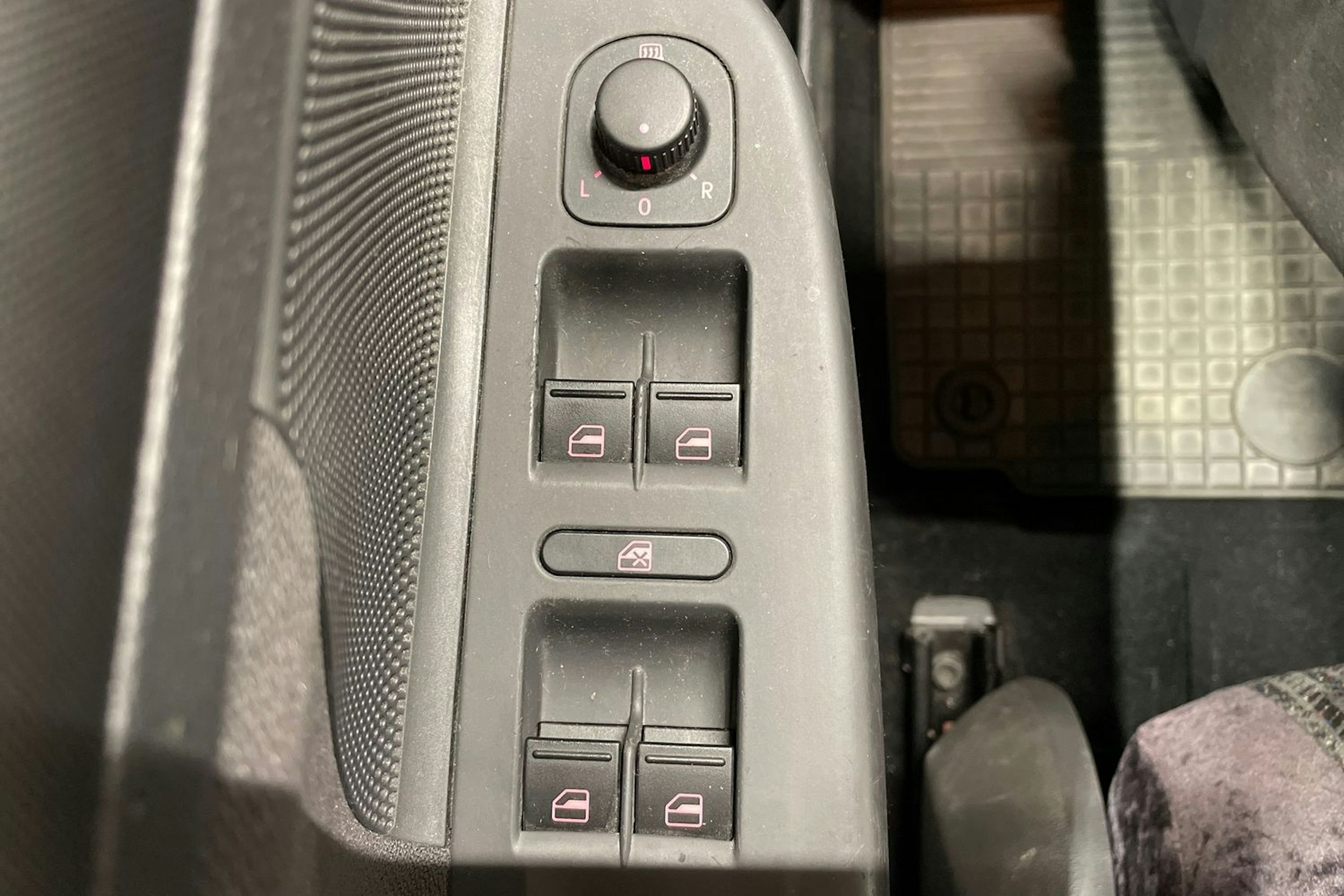 Punainen Volkswagen GOLF 2006 kuva 16.