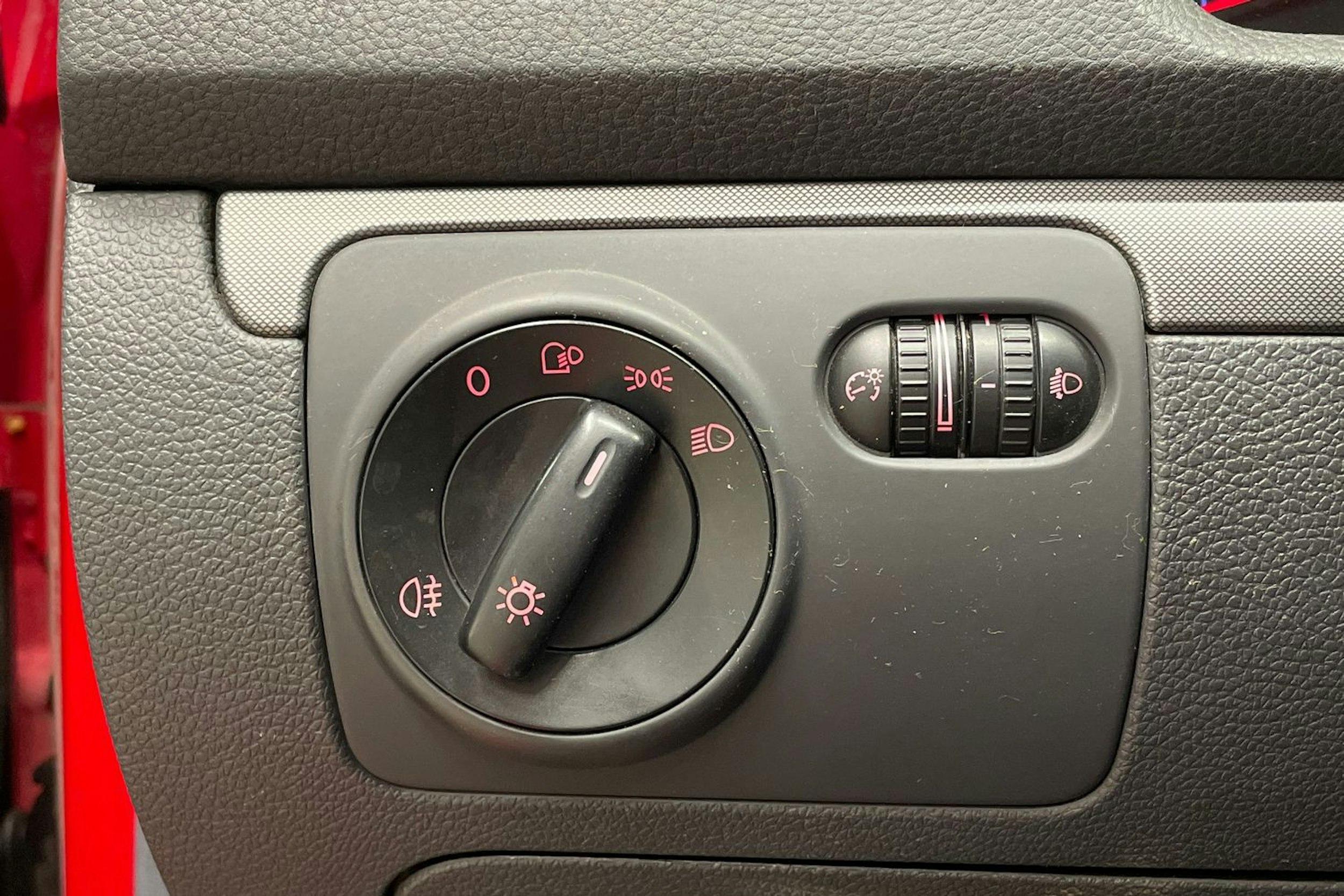 Punainen Volkswagen GOLF 2006 kuva 17.