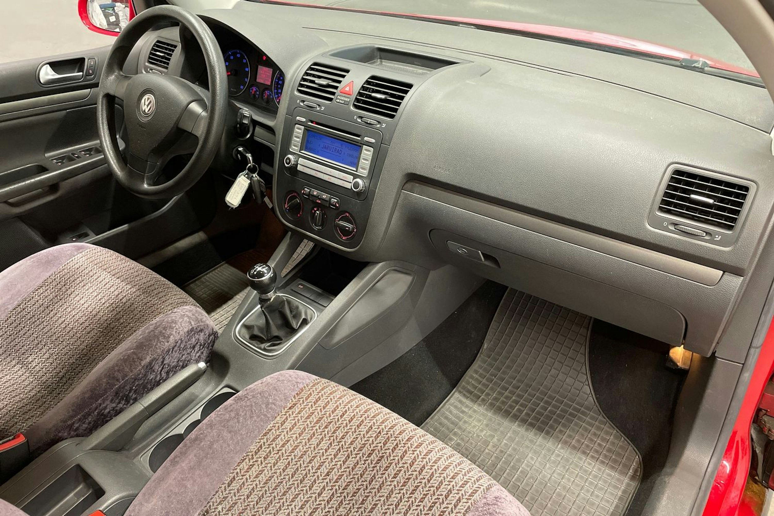 Punainen Volkswagen GOLF 2006 kuva 19.