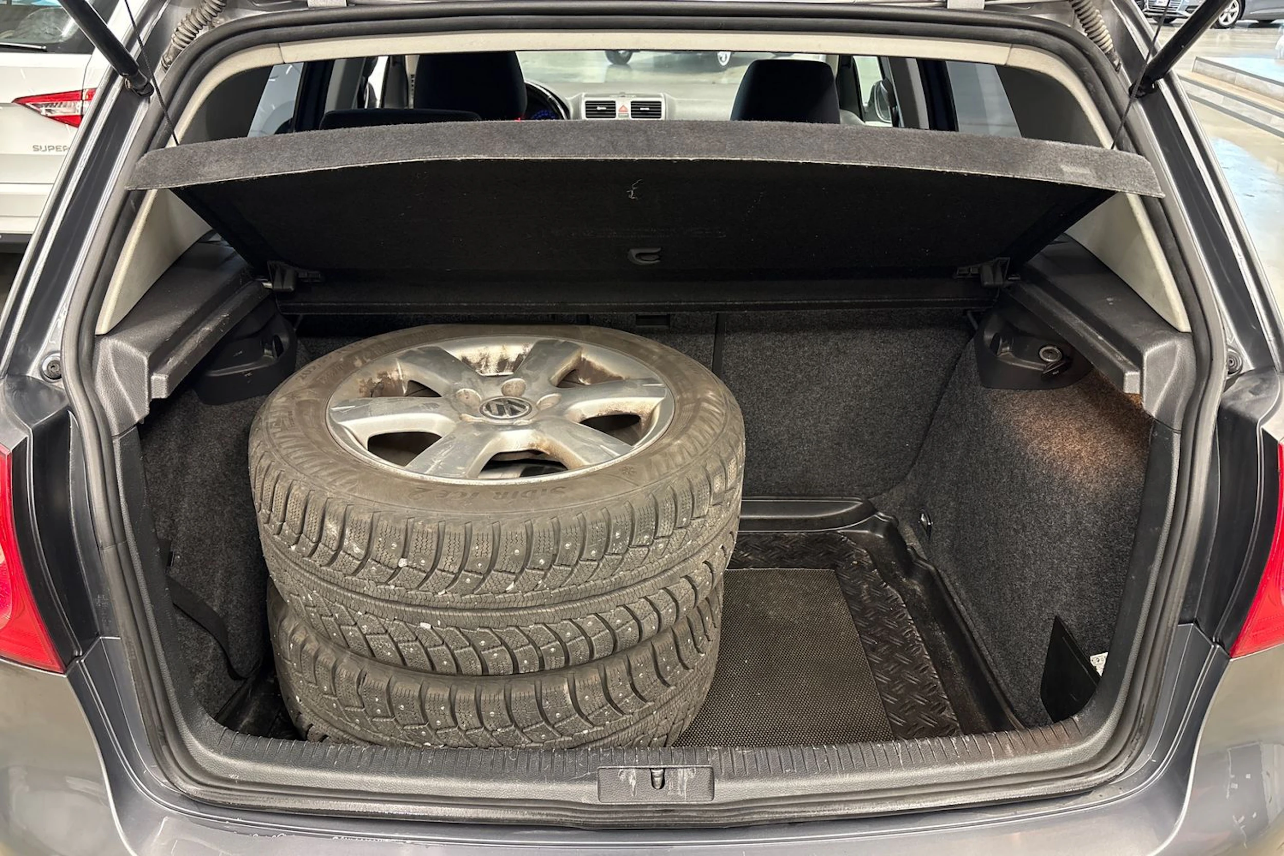 harmaa Volkswagen Golf 2007 kuva 11.