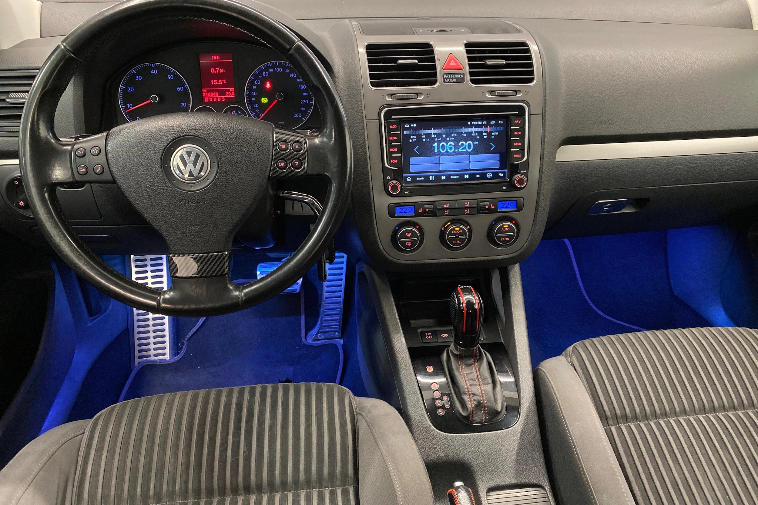 musta Volkswagen Golf 2007 kuva 7.