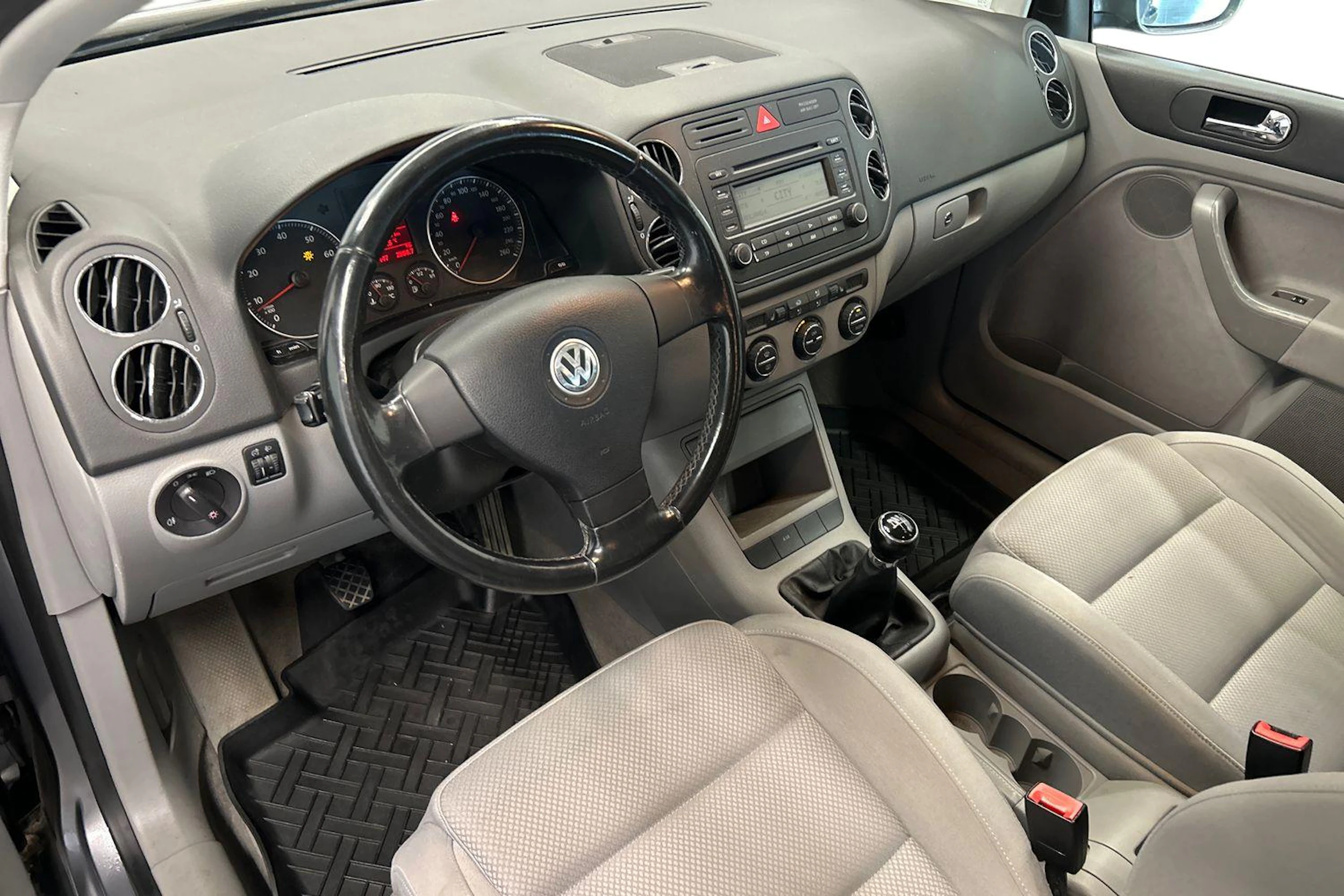 harmaa Volkswagen Golf 2007 kuva 6.