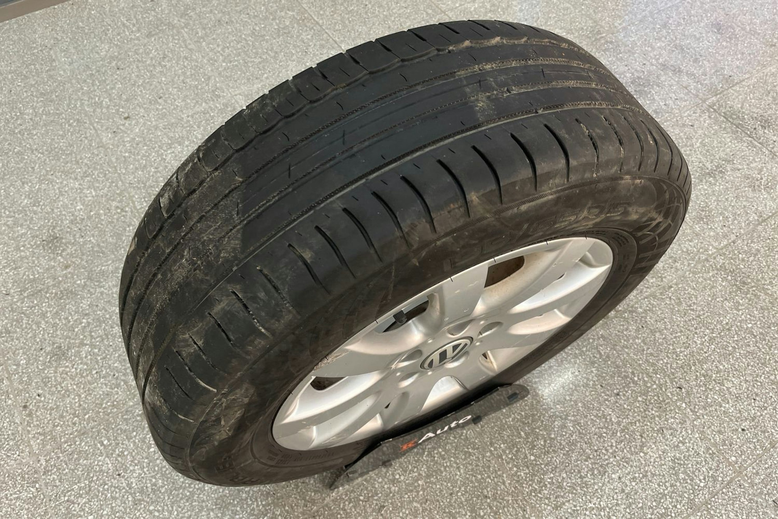 Punainen Volkswagen GOLF 2007 kuva 11.