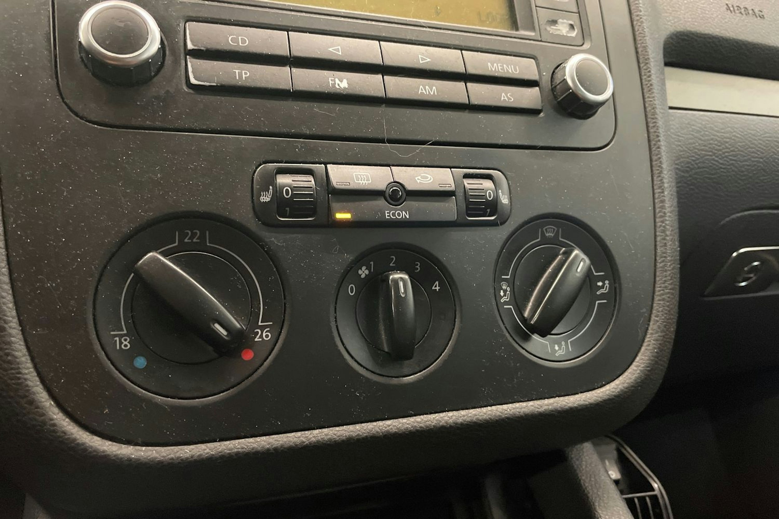 Punainen Volkswagen GOLF 2007 kuva 16.