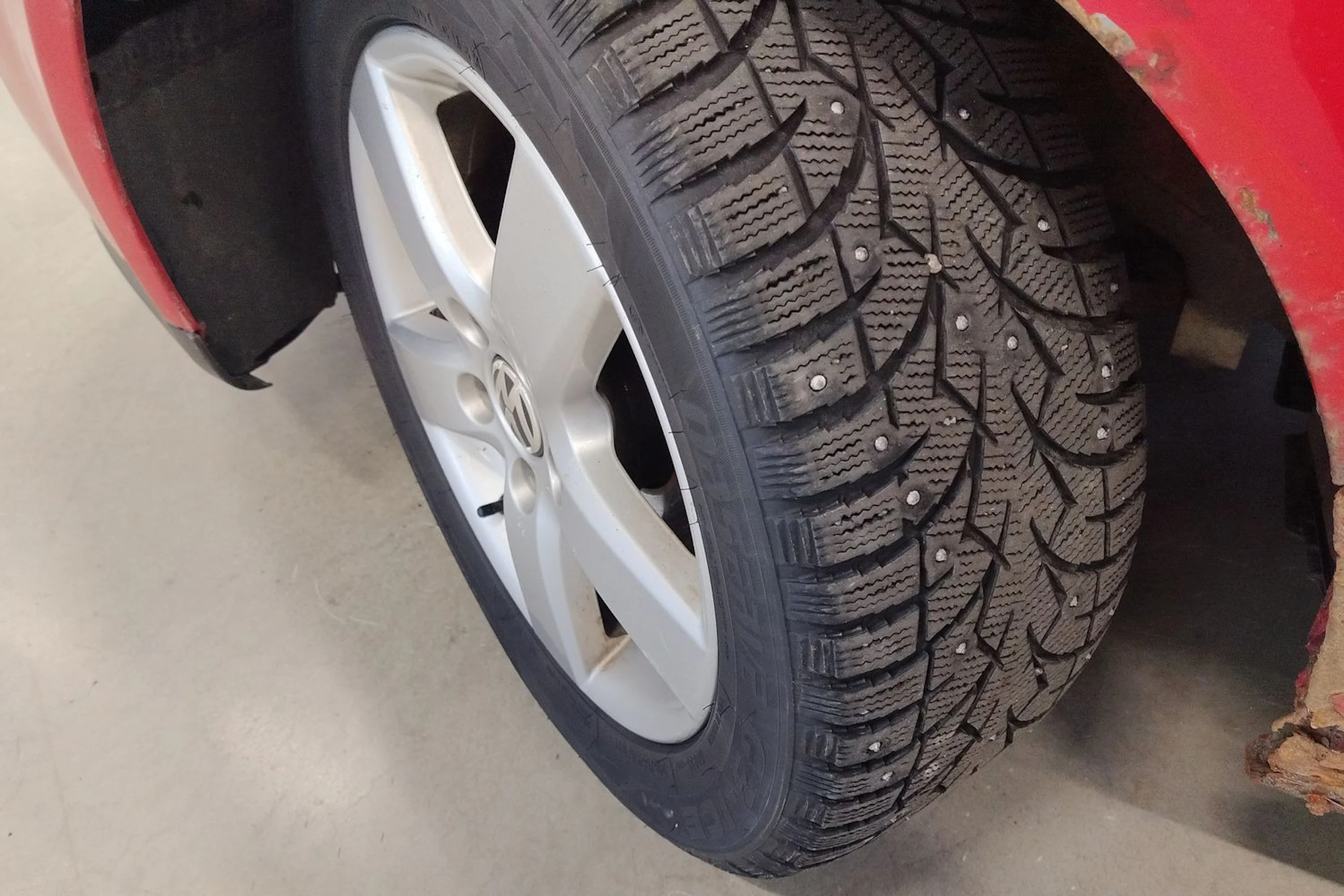 punainen Volkswagen Golf 2008 kuva 10.