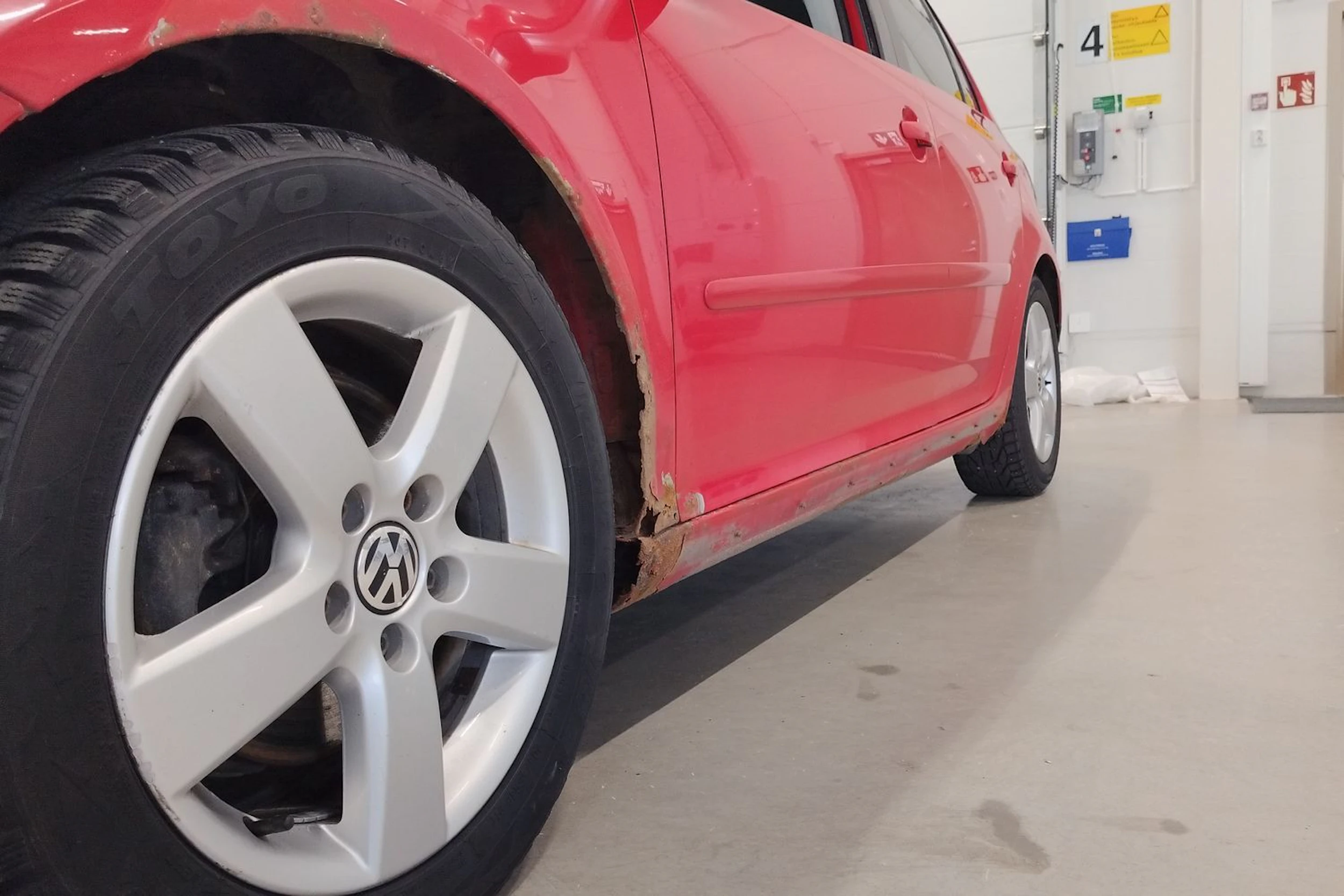 punainen Volkswagen Golf 2008 kuva 11.