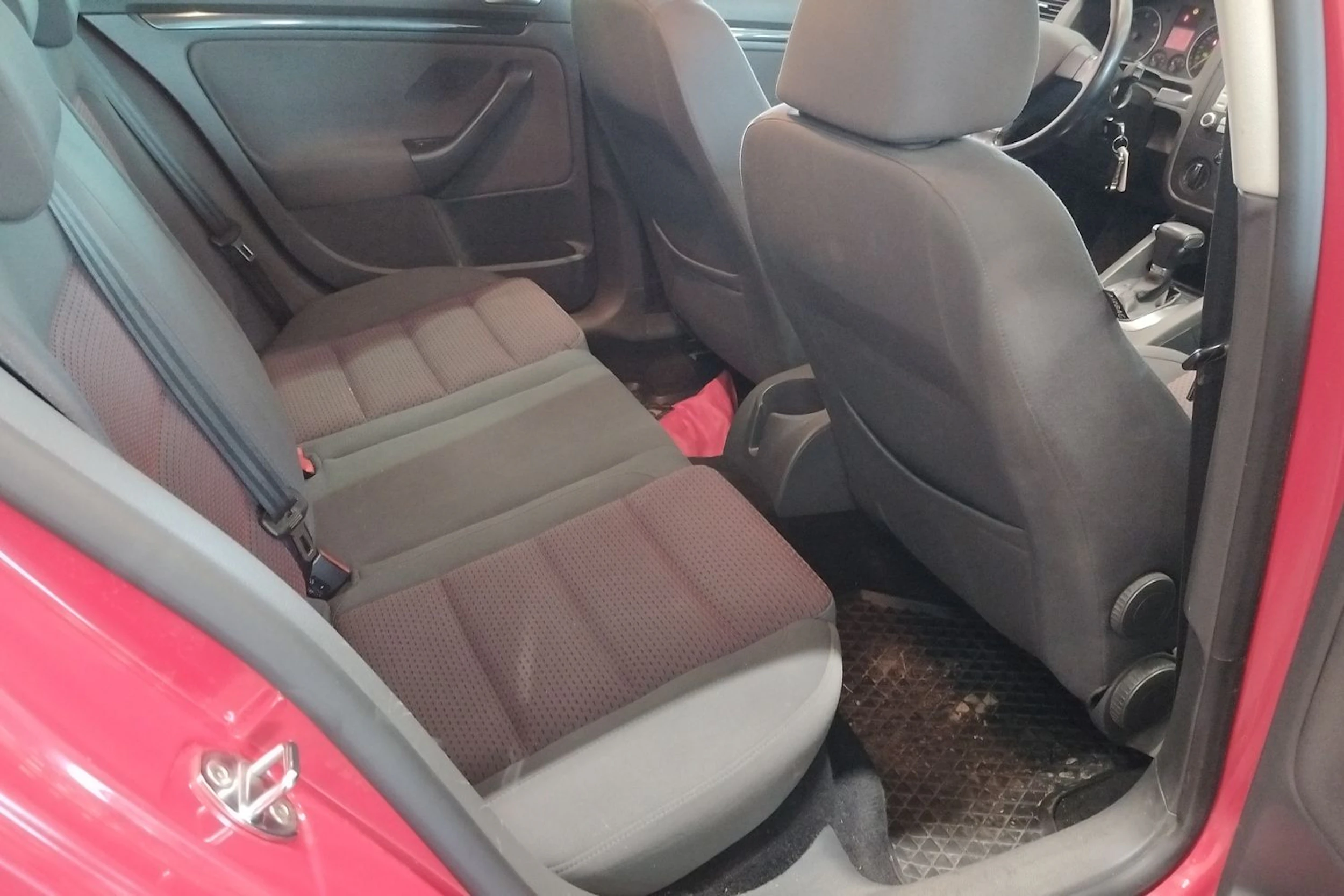 punainen Volkswagen Golf 2008 kuva 17.