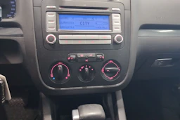 punainen Volkswagen Golf 2008 kuva 20.