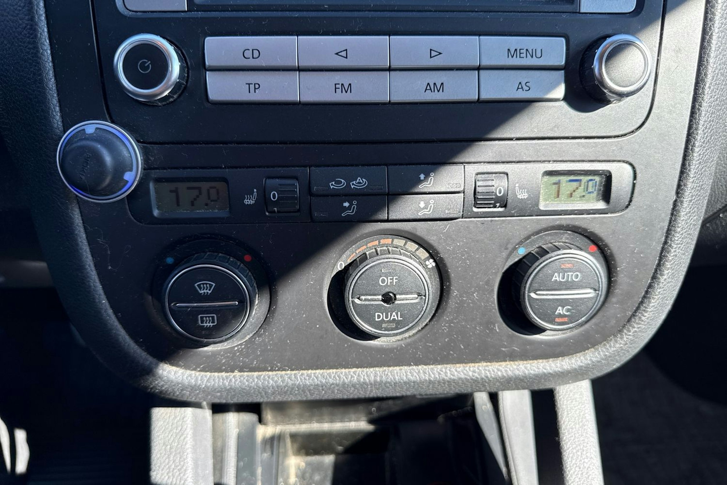 sininen Volkswagen Golf 2008 kuva 17.
