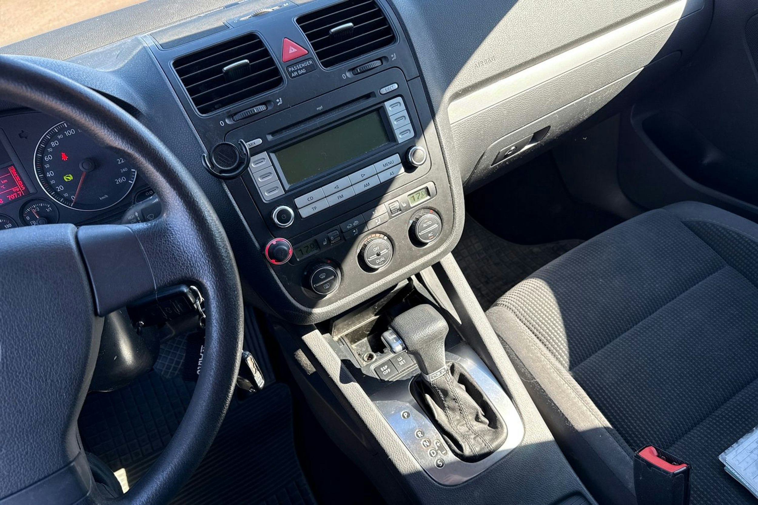 sininen Volkswagen Golf 2008 kuva 18.