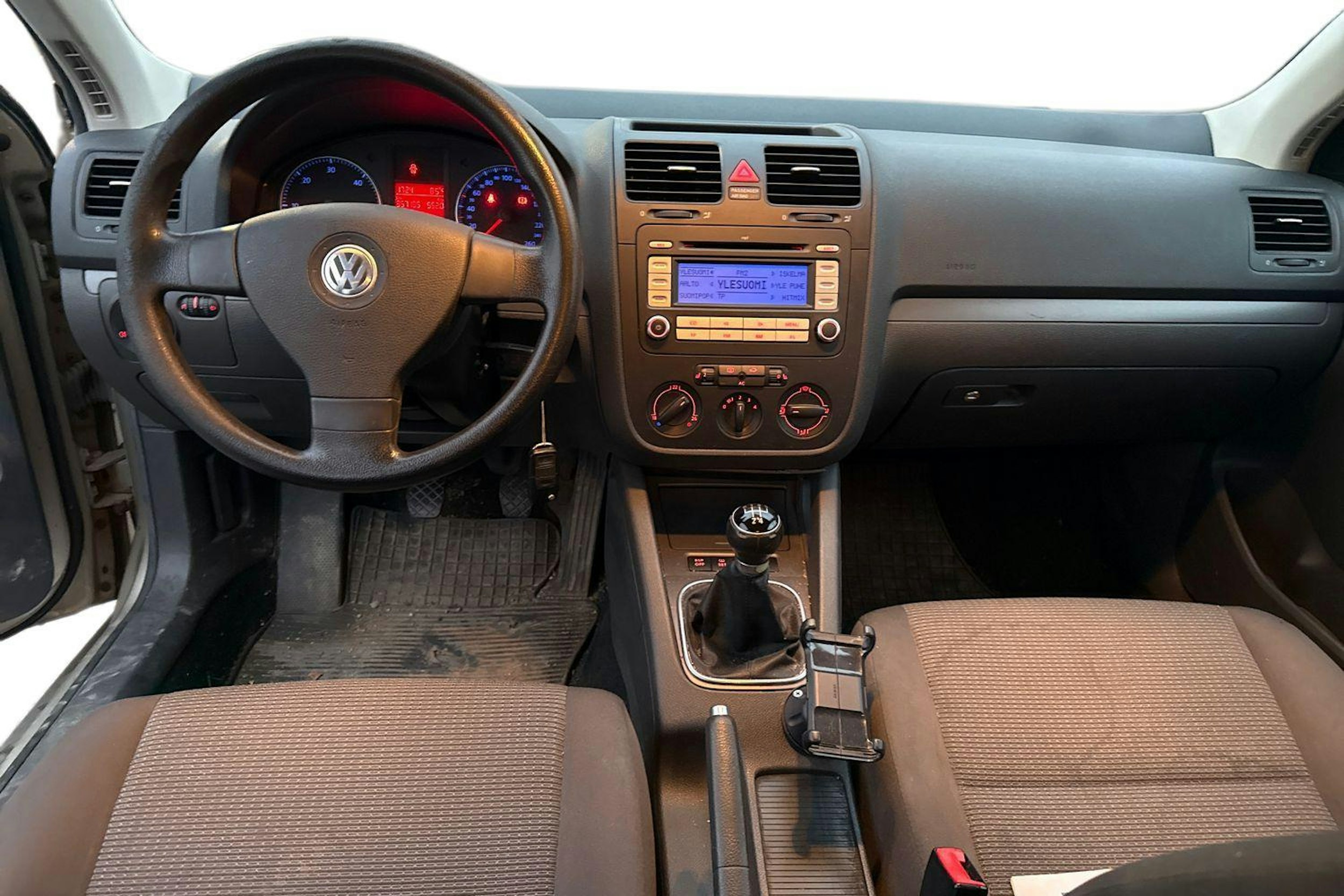 Ruskea (beige) Volkswagen GOLF 2008 kuva 7.